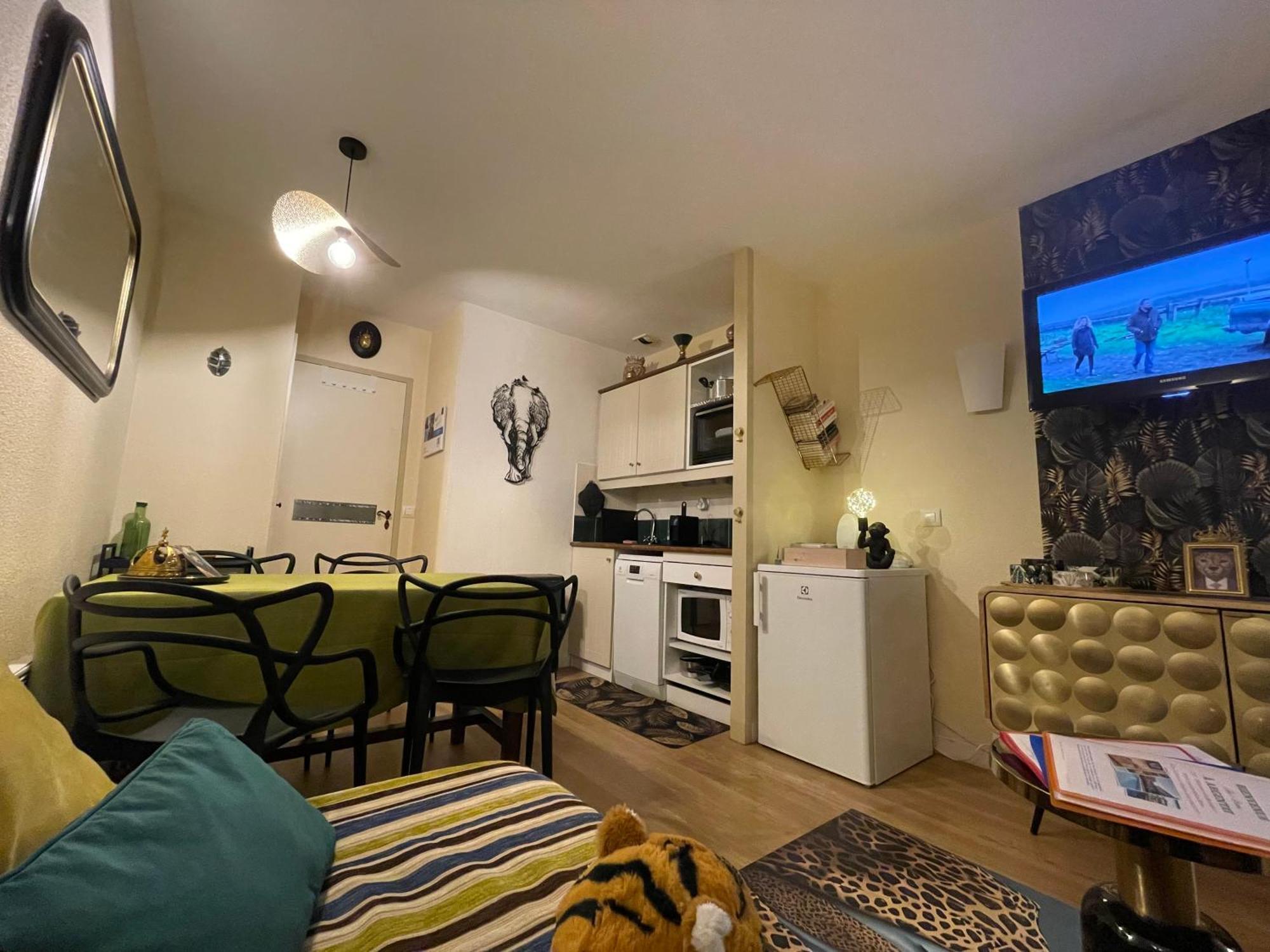 *A Setting Between Dordogne And Swimming Pool* Apartamento Argentat Exterior foto